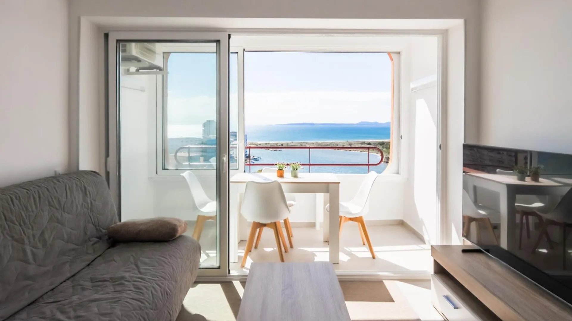 Seaview Heights Suite In Rosas Apartamento